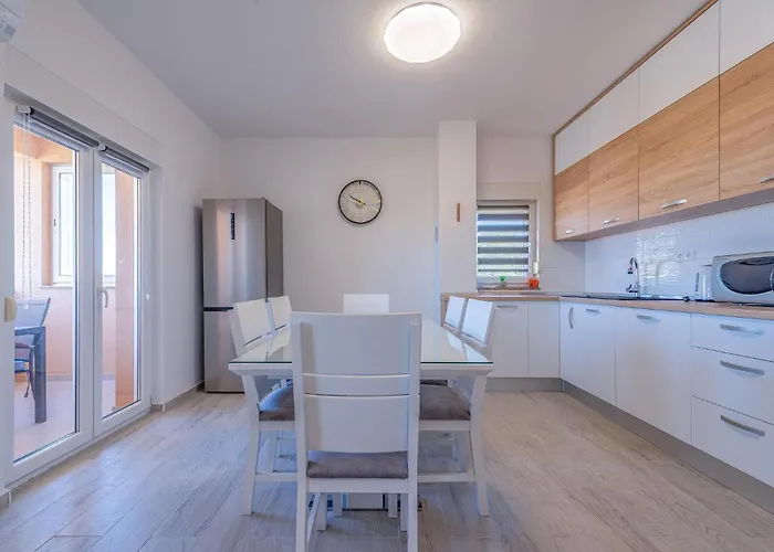 In With Kitchen דירה *