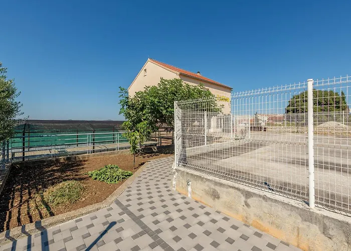 In With Kitchen * זאדאר