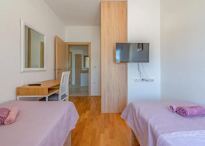 In With Kitchen דירה *